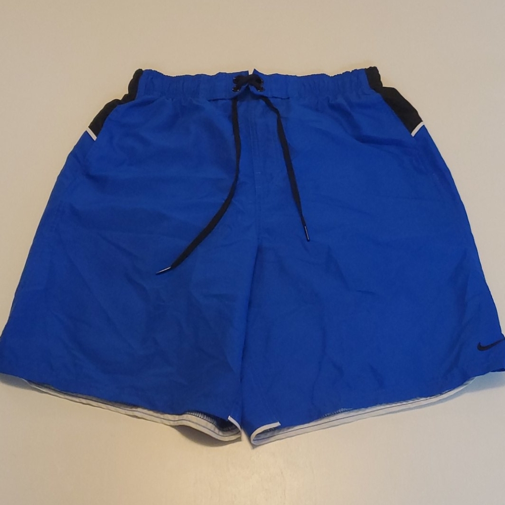 NIKE Shorts Size Medium Blue and Black